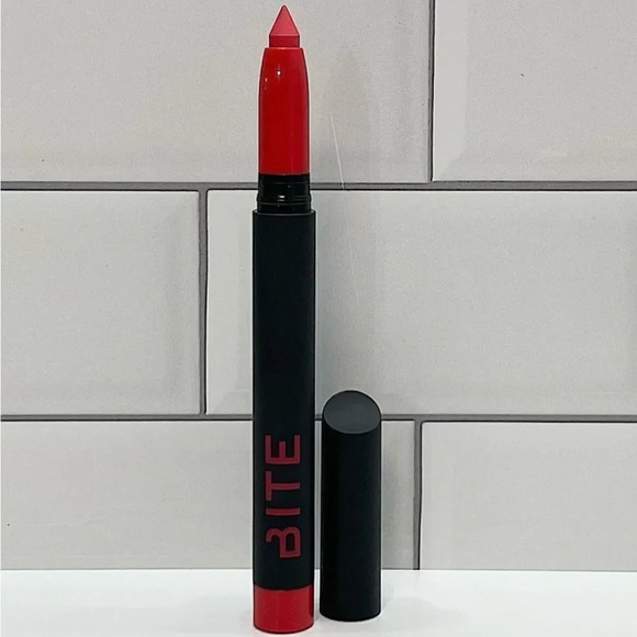 Bite Beauty Stinger Power Move Creamy Matte Lip Crayon - Picture 1 of 1